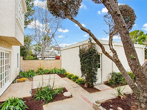 3rd image of 48 Willow Tree Ln