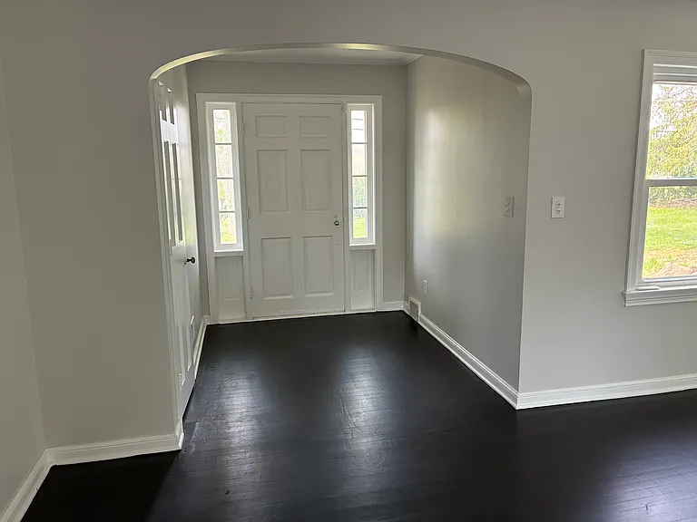 3950 Riverside Dr — Photo 10