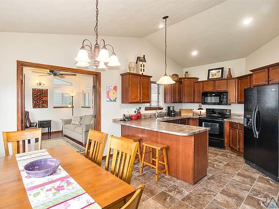 2nd image of 4112 W 91st St