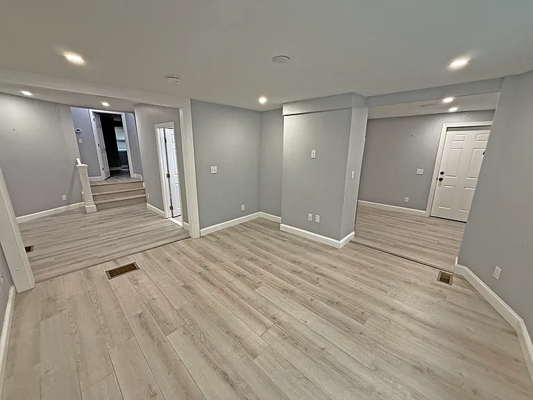 6 W Summer St #2 — Photo 2