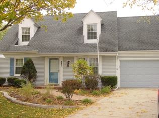 897 Shady Ct, Aurora, IL 60506