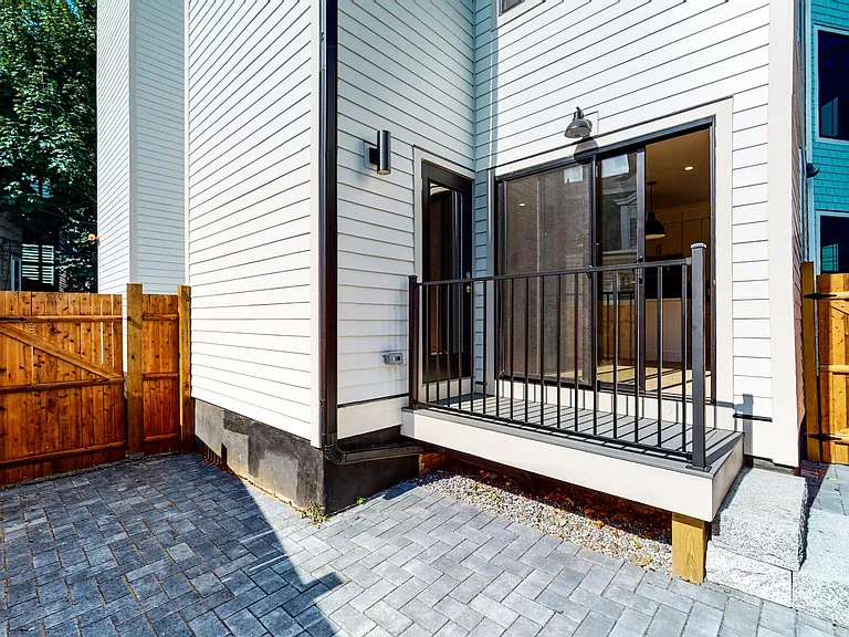 21 Buttonwood St #1 — Photo 11