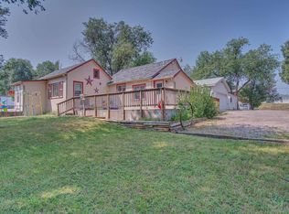 314 S 20th St, Hot Springs, SD 57747