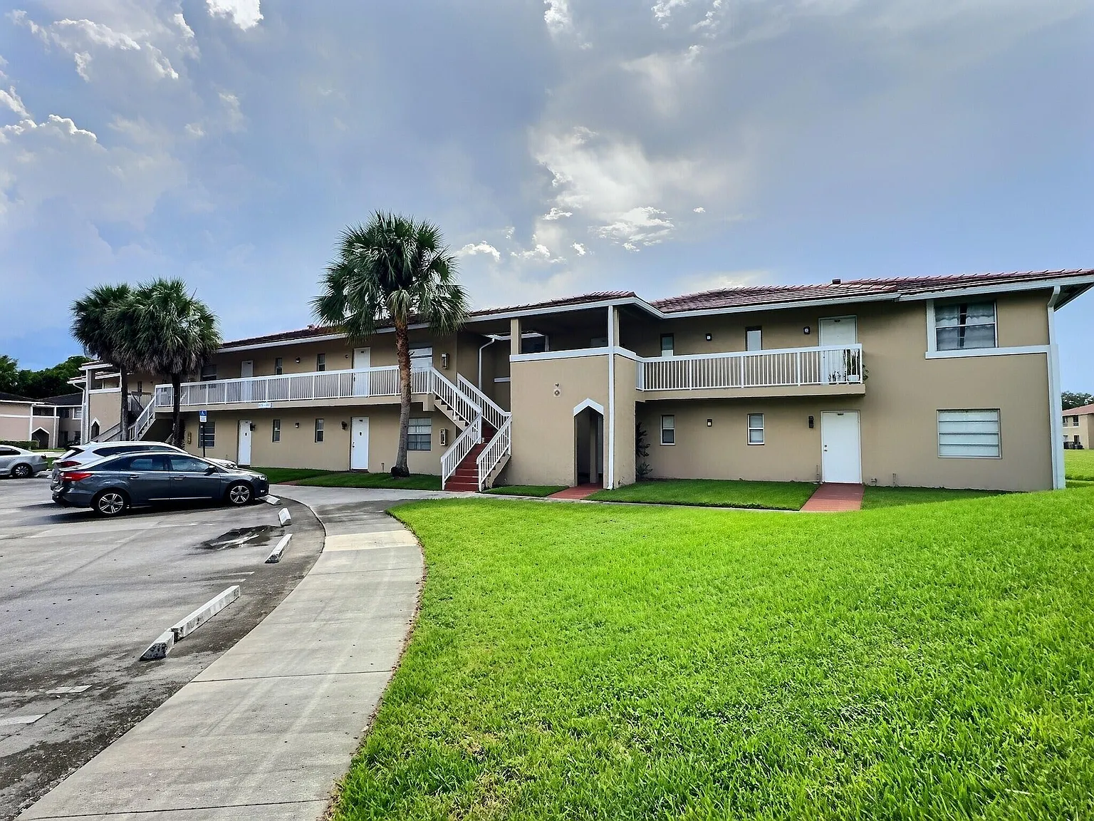 2 bed, 2.0 bath, 768 sqft, $1,950 — Photo 1