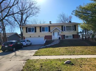 1770 Chippendale Rd, Hoffman Estates, IL 60169