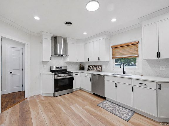 3rd image of 231 Maple Street