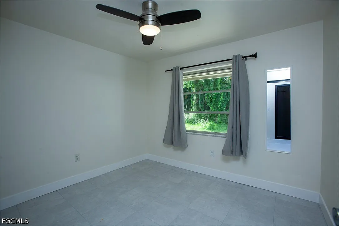 2 bed, 1.0 bath, 1690 sqft, $1,750 — Photo 2