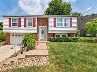 308 Holiday Park Dr, Pittsburgh, PA