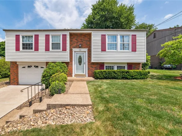 308 Holiday Park Dr, Pittsburgh, PA 15239