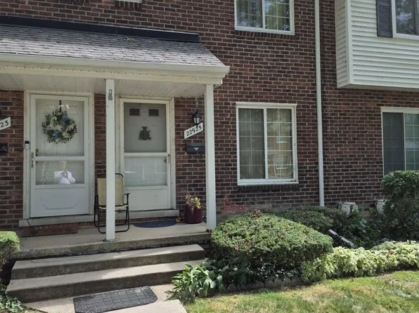 22925 Gary Ln, Saint Clair Shores, MI 48080