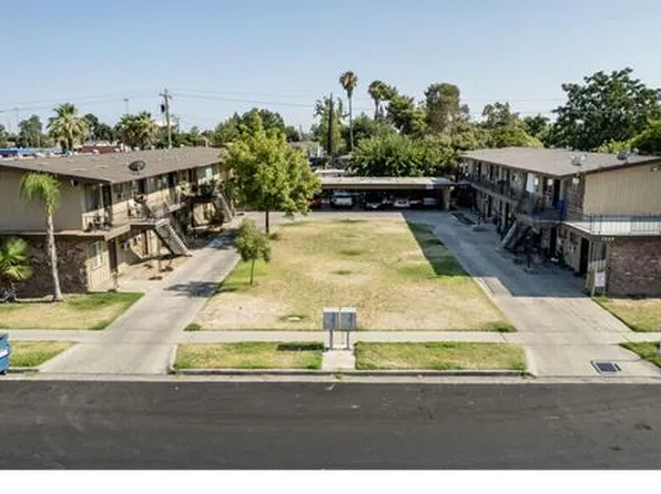 1530 E Vassar Ave, Fresno, CA 93704