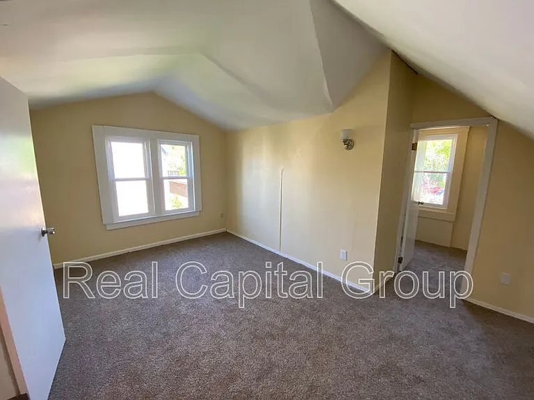 125 Edison Ave #CARRIAGE HOUSE — Photo 11