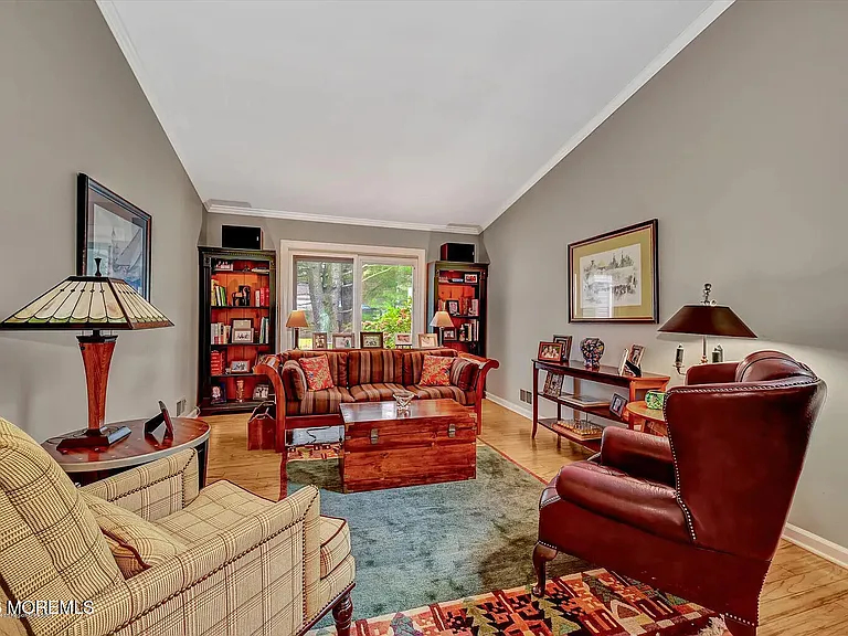 13 Helene Ct — Photo 5