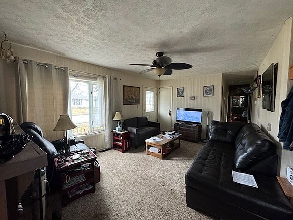 3rd image of 1440 Sara Ave