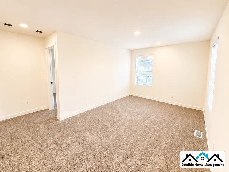10616 SE 272nd Pl — Photo 5