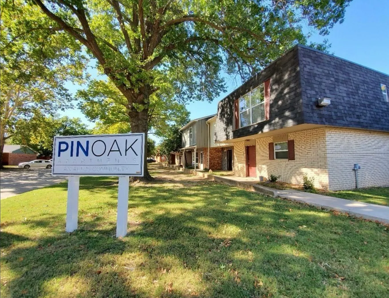 2 bed, 1.5 bath, 1000 sqft, $995 — Photo 1