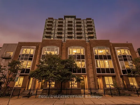 134 York St #602, Ottawa, ON K1N 1K8