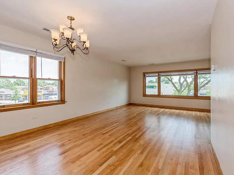 8108 N Oriole Ave #2 — Photo 2