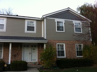 225 Larch Rd, Frankfort, IL 60423