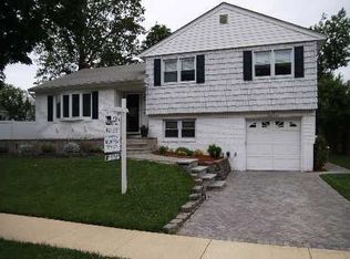 156 Gerhard Rd, Plainview, NY 11803