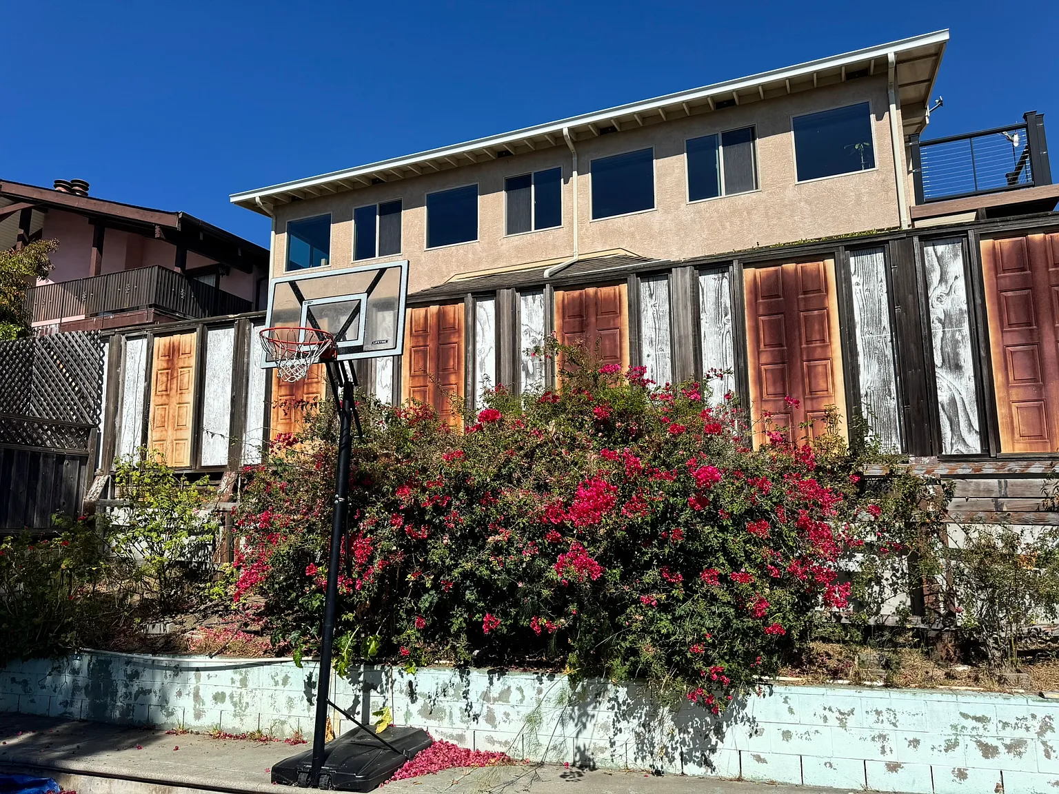 3 bed, 1101 sqft, $4,100 — Photo 3