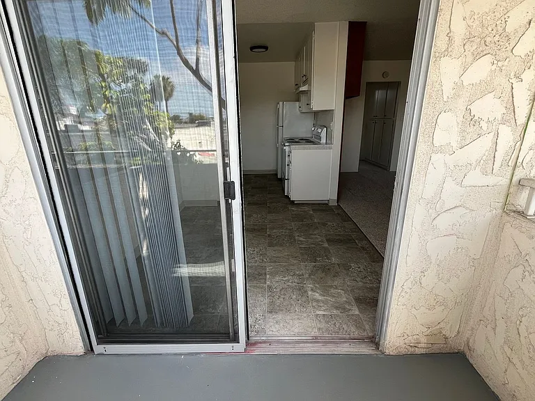 4377 Marlborough Ave — Photo 7
