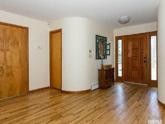 2nd image of 5 Woodland Ct