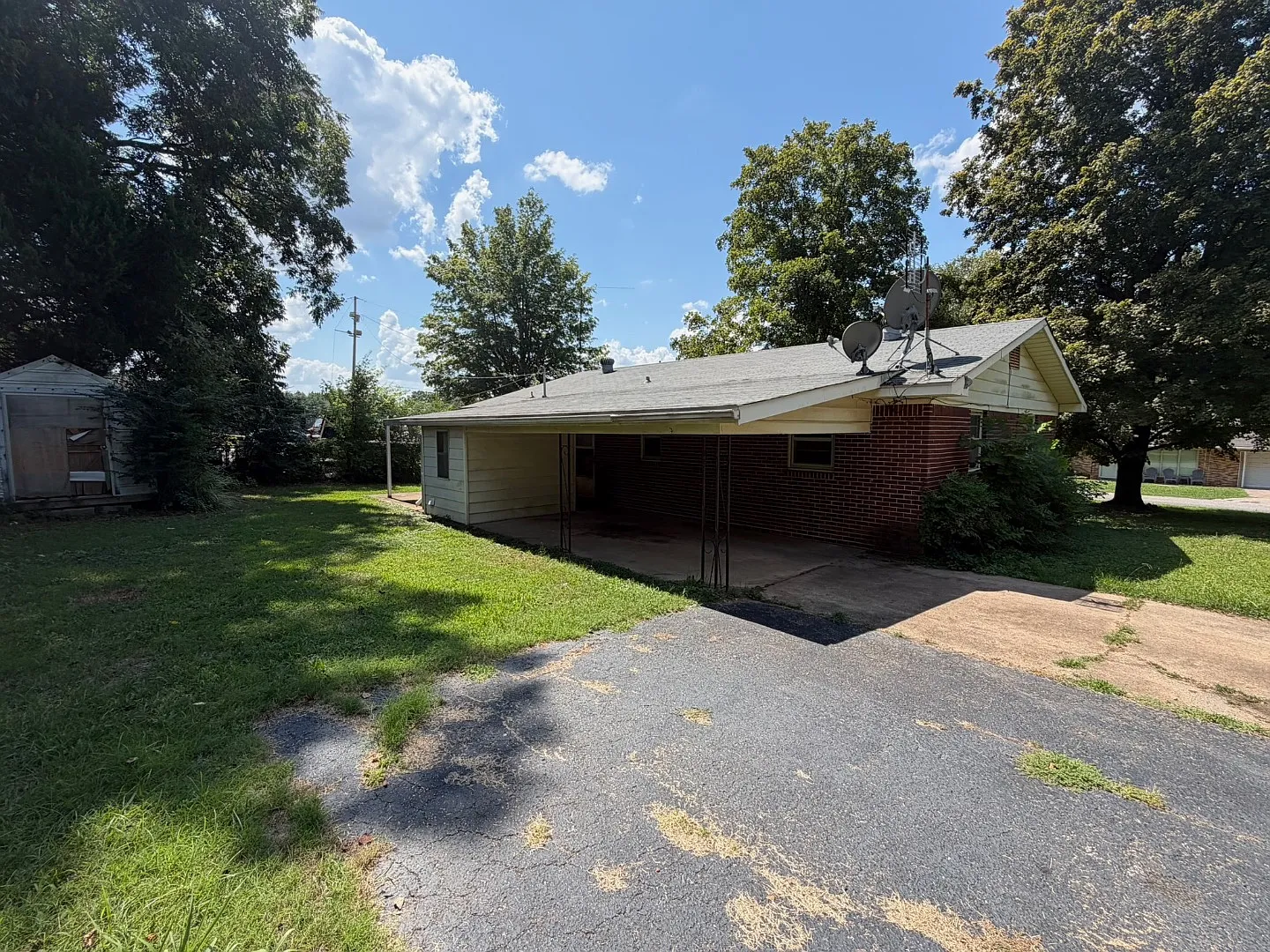 101 Oakwood St — Photo 2