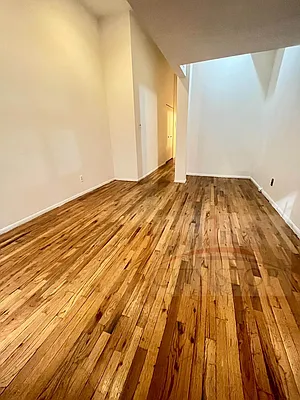 Rented by City Stop Realty | media 27