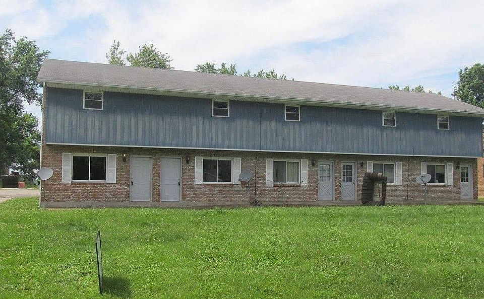 1st image of 7624 Rosewood Dr APT A