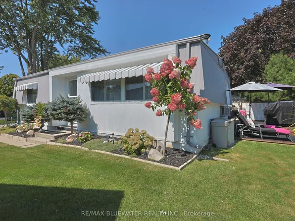 208 Biltmore Dr, South Huron, ON N0M 1T0