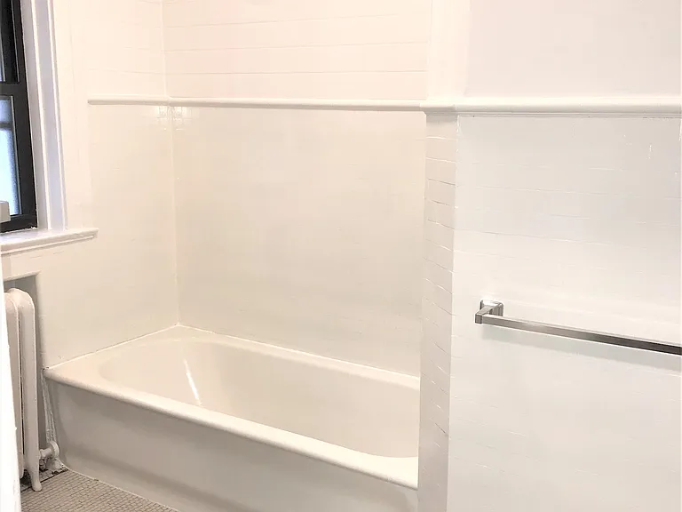 416 W Surf St #202 — Photo 6