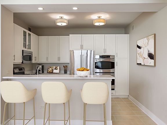 5th image of 600 N Lake Shore Dr APT 1011