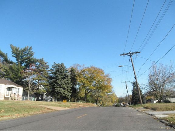 5th image of 2532 McLaran Ave