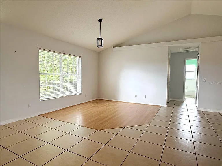 132 Robbins Rest Cir — Photo 16