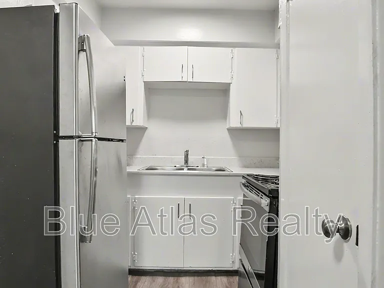 411 E Polk St #1 — Photo 7