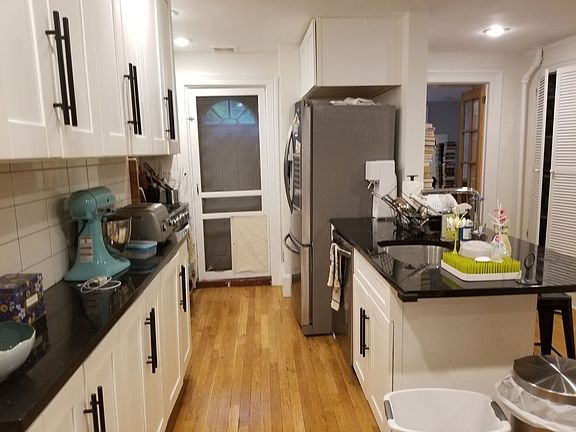 4th image of 42 Livingston St APT 1