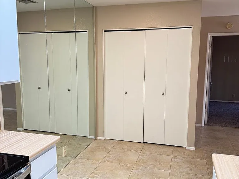 312 W Yukon Dr #2 — Photo 7