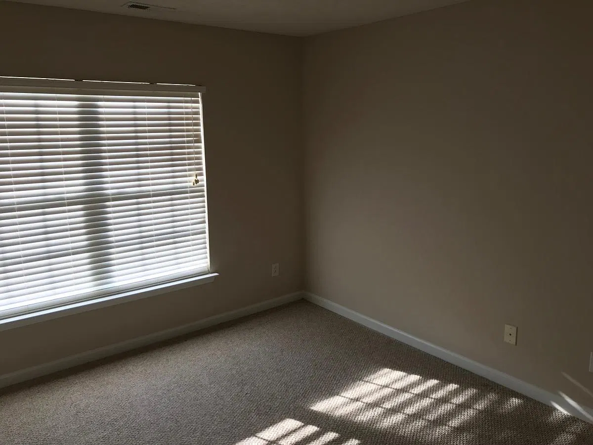 3 bed, 2.5 bath, 1386 sqft, $1,800 — Photo 2