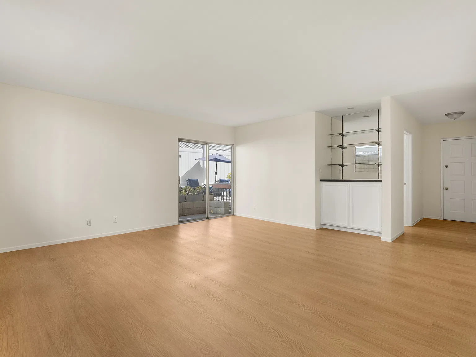 530 S Barrington Ave #111 — Photo 3
