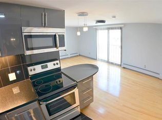 64 Spring St #2R, Cambridge, MA 02141