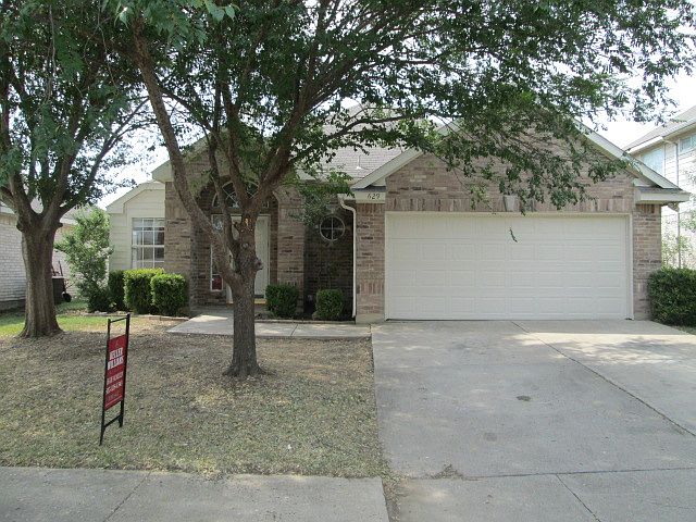 1st image of 629 Silverbrook Dr