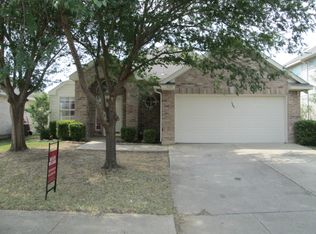 629 Silverbrook Dr, Saginaw, TX 76179