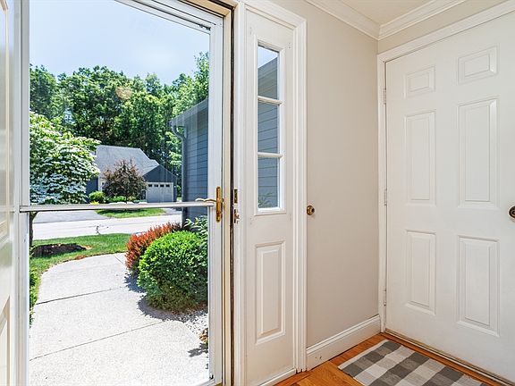 2nd image of 502 Ridgefield Cir #A