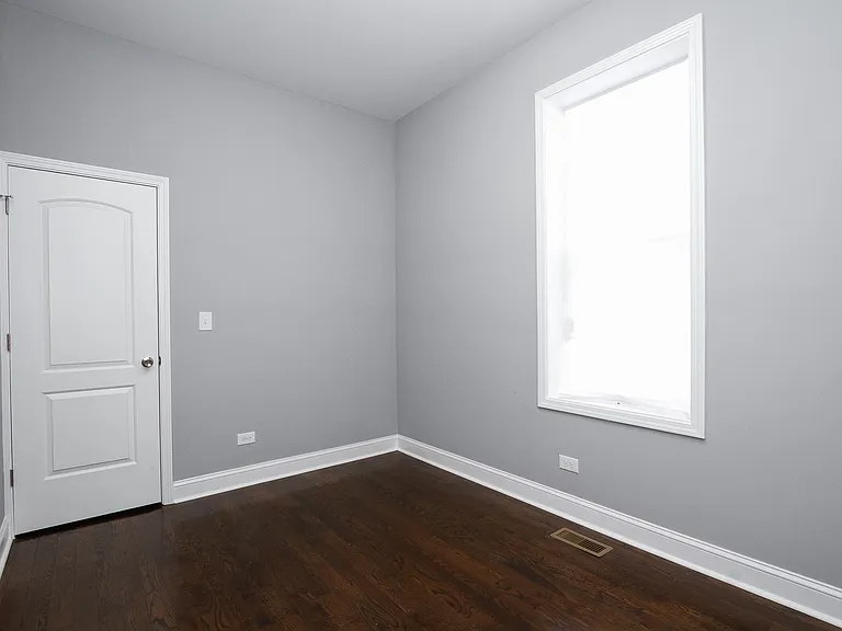 7322 S Langley Ave #1 — Photo 8