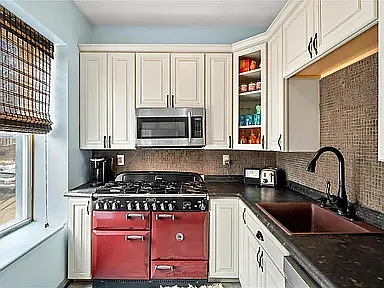 5171 Waterman Blvd #A — Photo 3