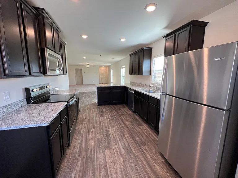 364 Crescent Park Dr — Photo 11