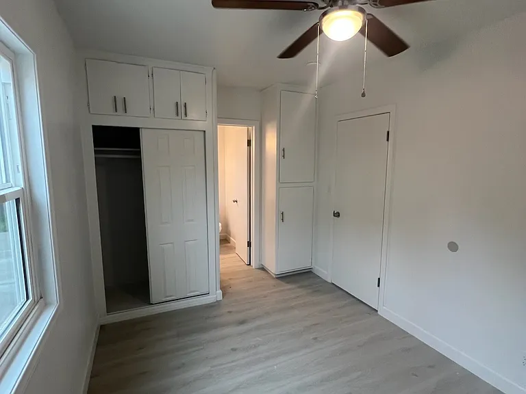 9511 Los Angeles St #3 — Photo 7