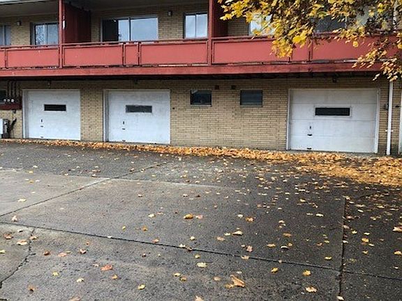 2nd image of 205 Putnam Ln APT 5
