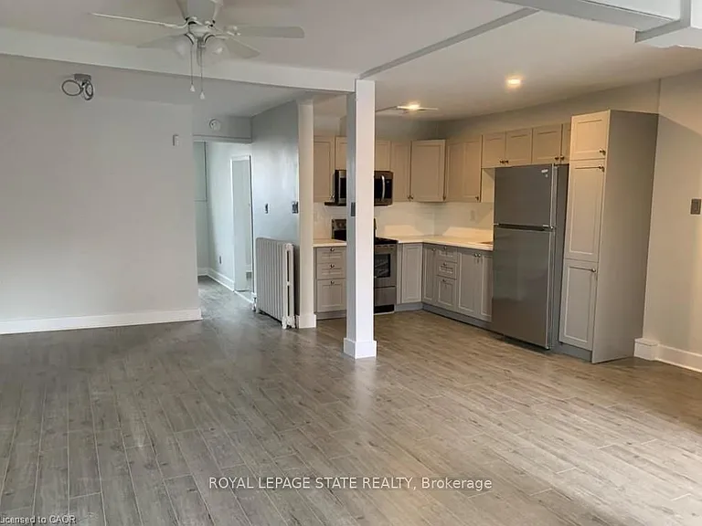 154 James St S #3 — Photo 6